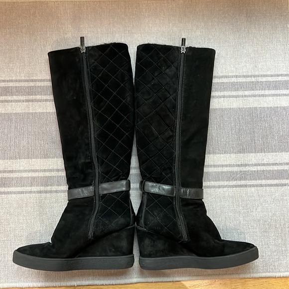 Aquatalia black suede, tall Calli quilted, fur-lined, tall, wedge boot size 6 - Picture 2 of 4